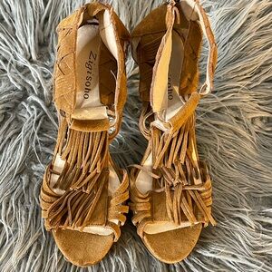 NWOT Zigi Soho 10 Brown/Tan Stiletto Heel Tassel Tassel Back Zip Close Platform
